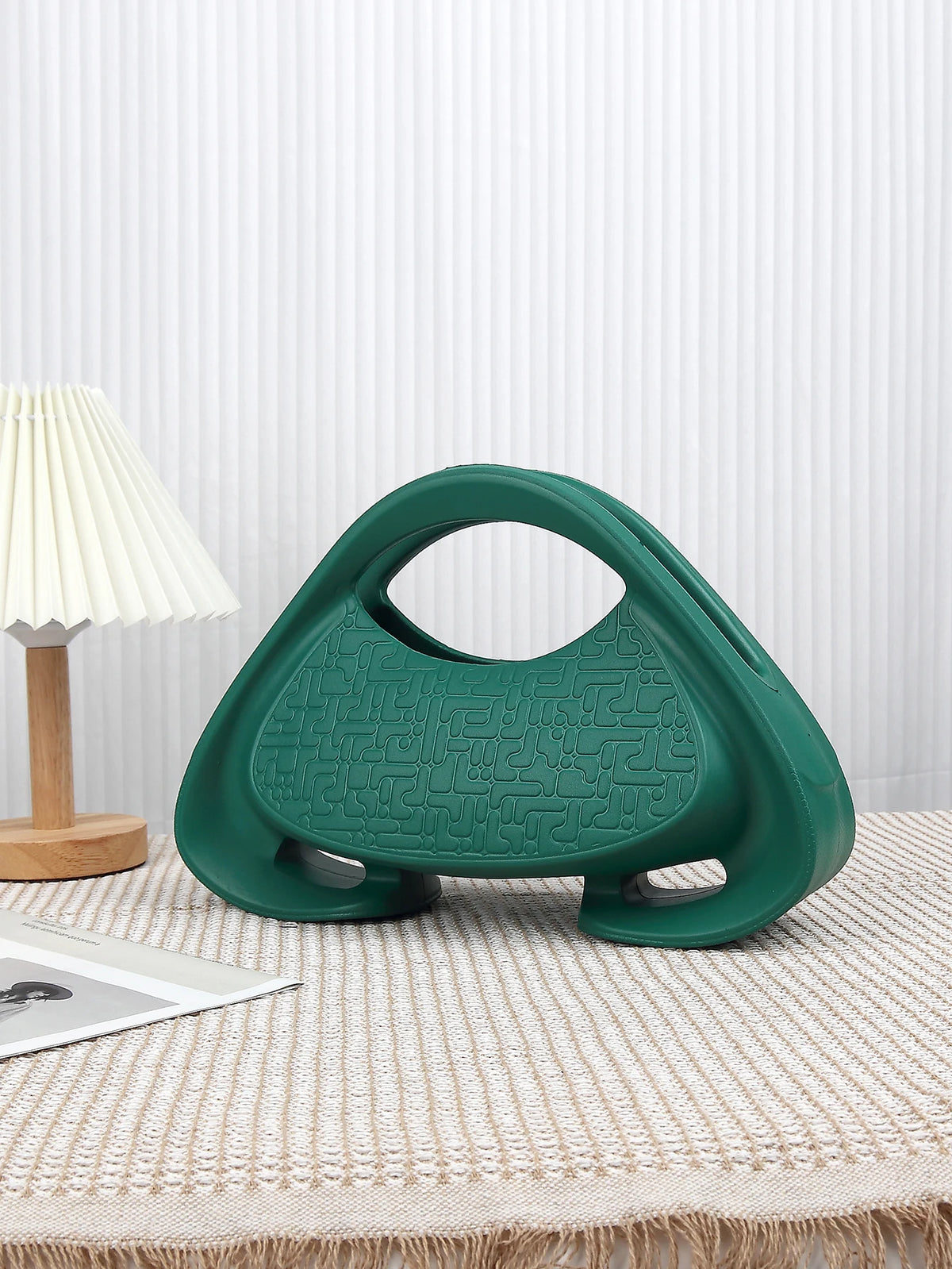 Unique Handheld Bag for Women's 2024 New Versatile Handheld Saddle Bag with a Small Texture for Casual Crossbody Bag
